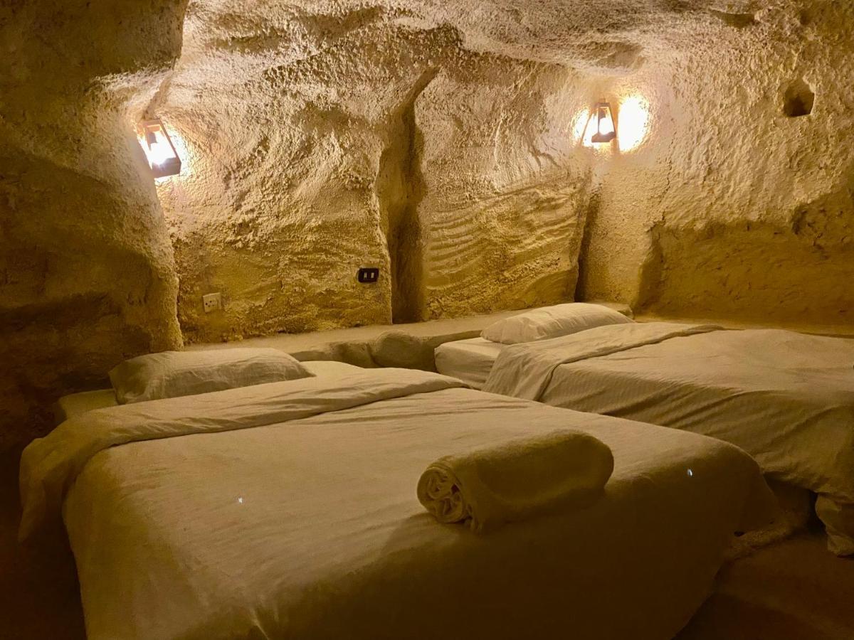 الجاية 7 Caves Hotel المظهر الخارجي الصورة